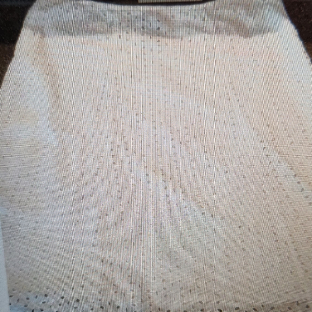 White eyelet skirt. Aline with side zipper. 100% cotton. Light and comfo…